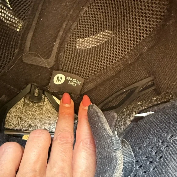 Gray Giro Snowboard Helmet size Adult Medium - Picture 6 of 8